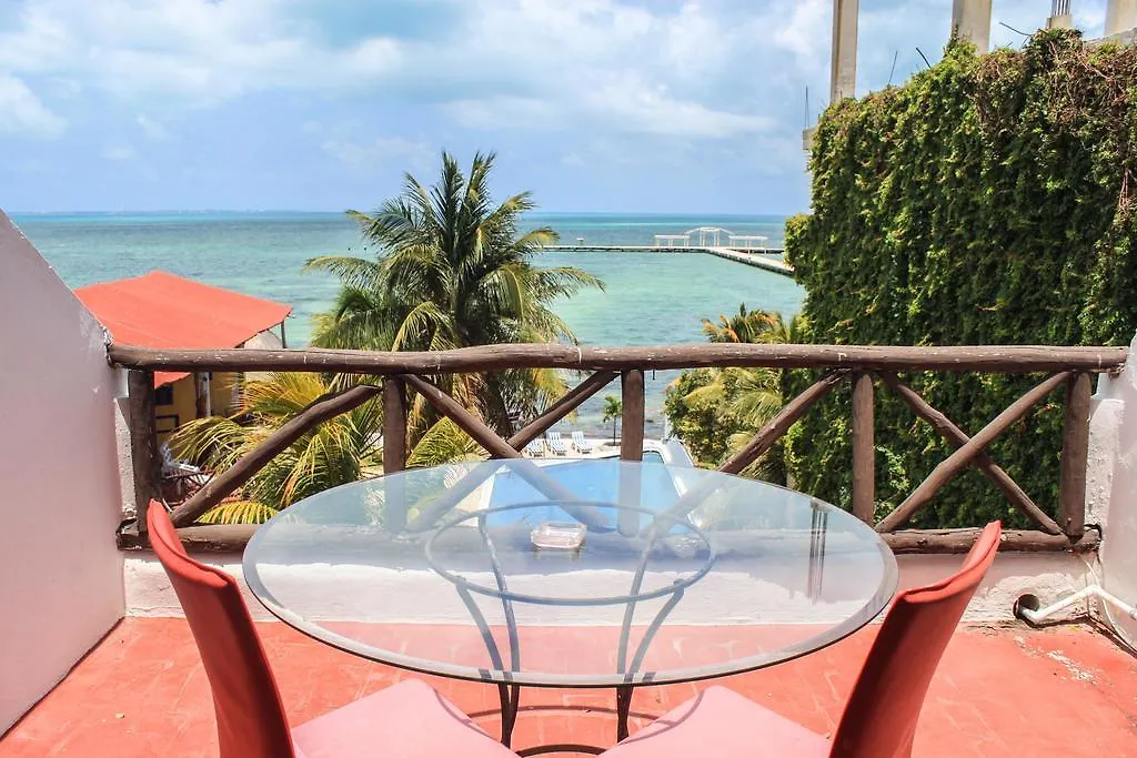 Casa Mexicana Cancún 3*,